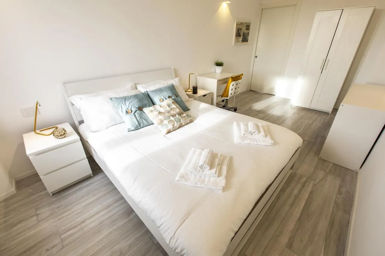 Maciachini Apartments R&R Milán